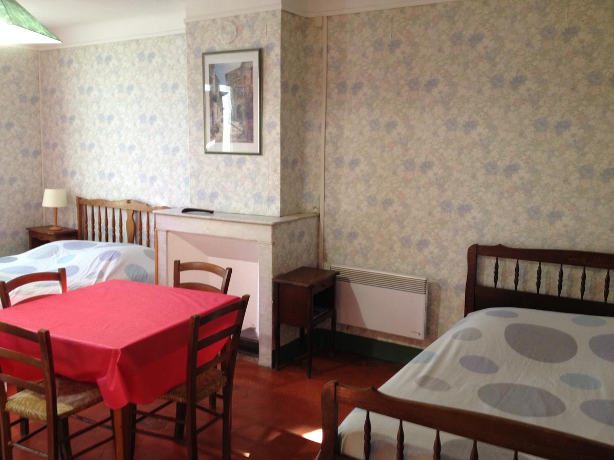 Bar Hotel De La Place Mezel Екстер'єр фото