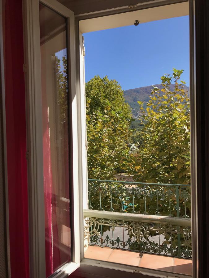 Bar Hotel De La Place Mezel Екстер'єр фото